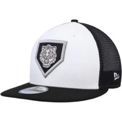 Men's Detroit Tigers New Era White/Black 2022 Clubhouse Trucker 9FIFTY Snapback Hat