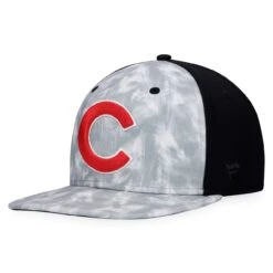 Men's Chicago Cubs Majestic Gray Smoke Dye Snapback Hat