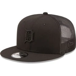Men's Detroit Tigers New Era Blackout Trucker 9FIFTY Snapback Hat