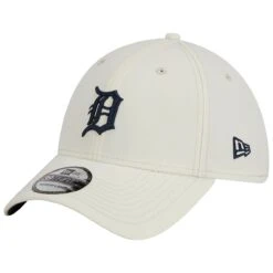 Men's Detroit Tigers New Era White Chrome Team Classic 39THIRTY Flex Hat